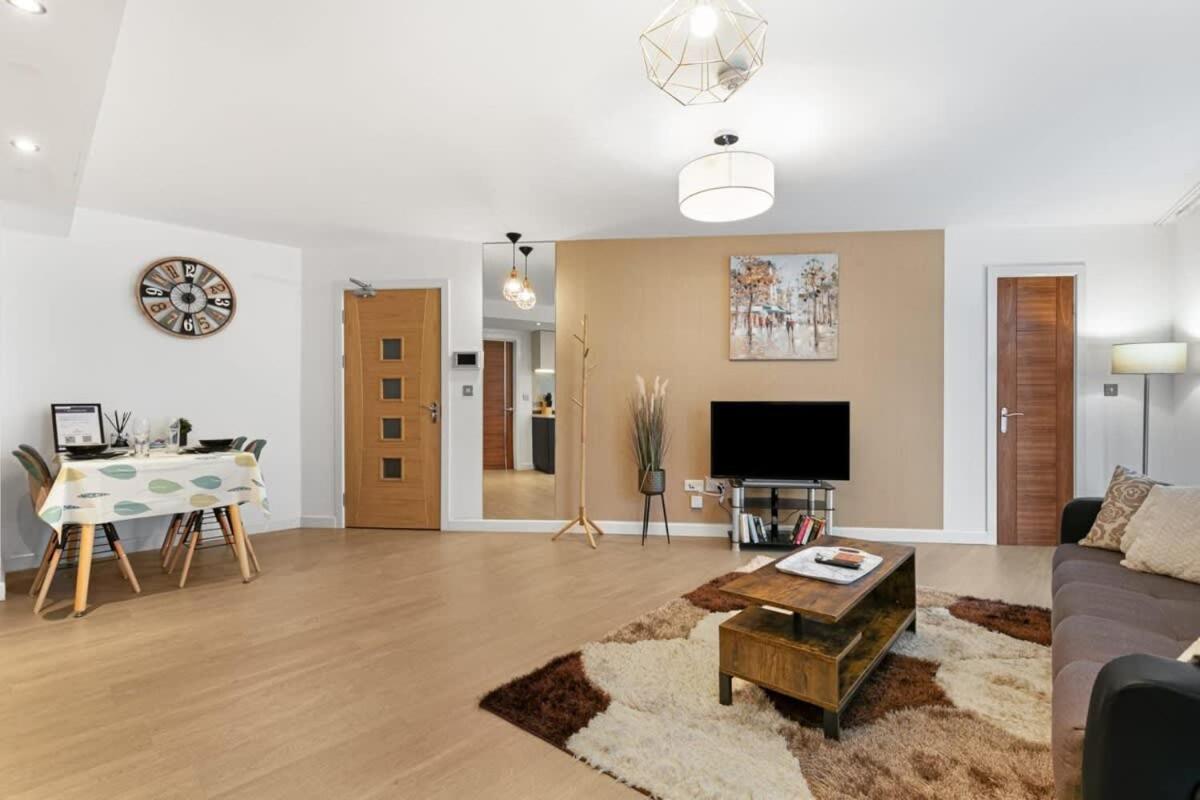 Apartment Modern 1 Bedroom In Town Centre