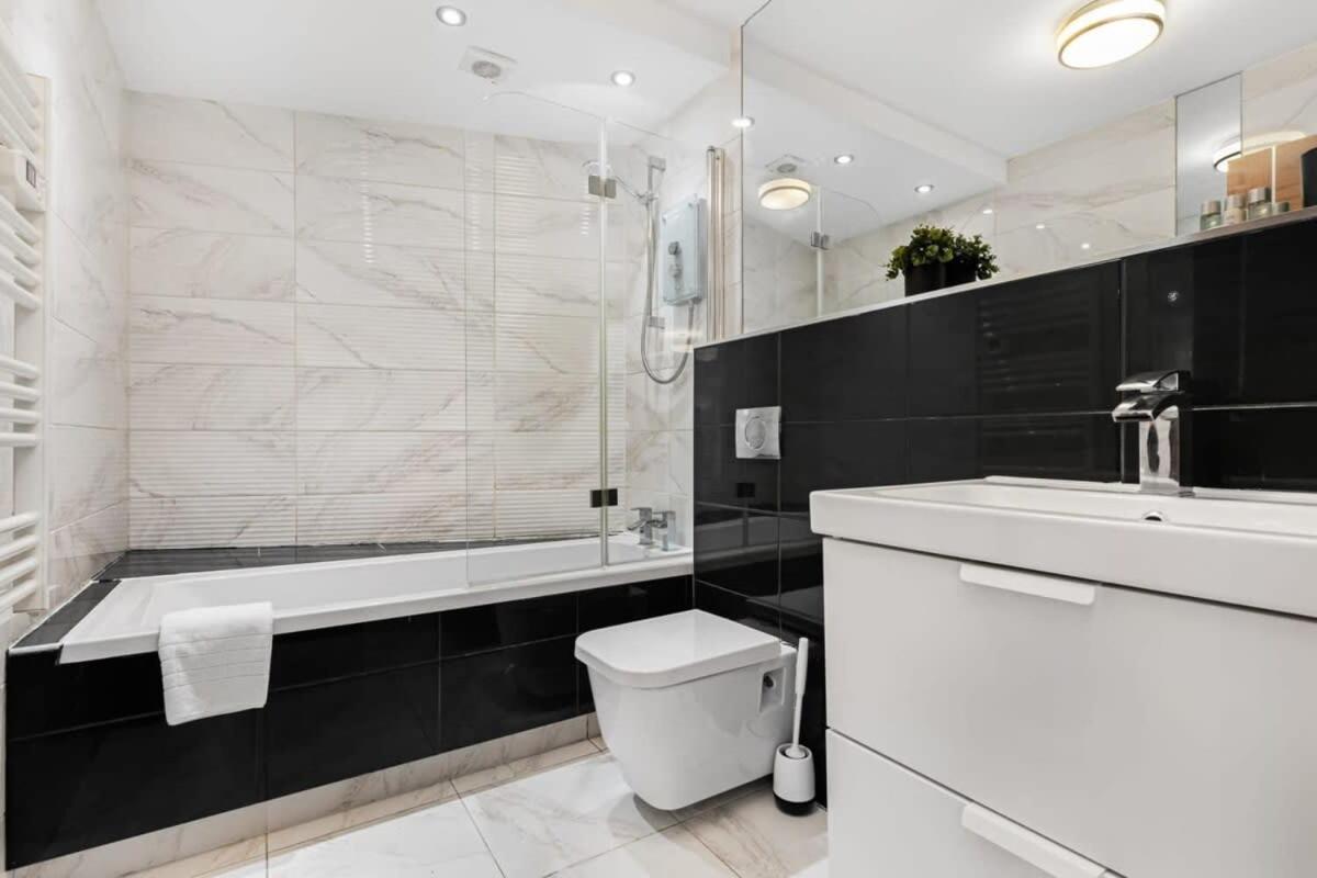 Modern 1 Bedroom In Town Centre * Woking